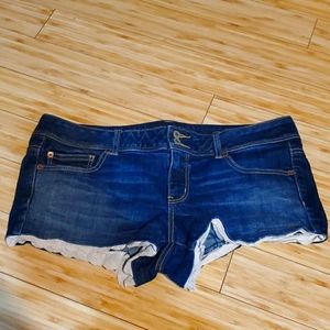 American eagle stretch shorts size 14